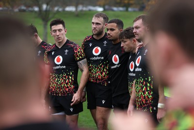 061125 - Wales Rugby Training in the week leading up to their first Quilter Nations Series game against Argentina - Max Llewellyn during training
