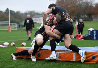 061125 - Wales Rugby Training in the week leading up to their first Quilter Nations Series game against Argentina - Aaron Wainwright during training