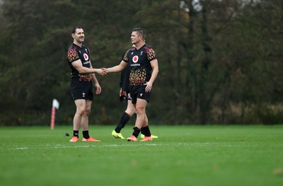 061125 - Wales Rugby Training in the week leading up to their first Quilter Nations Series game against Argentina - Tomos Williams and Callum Sheedy during training