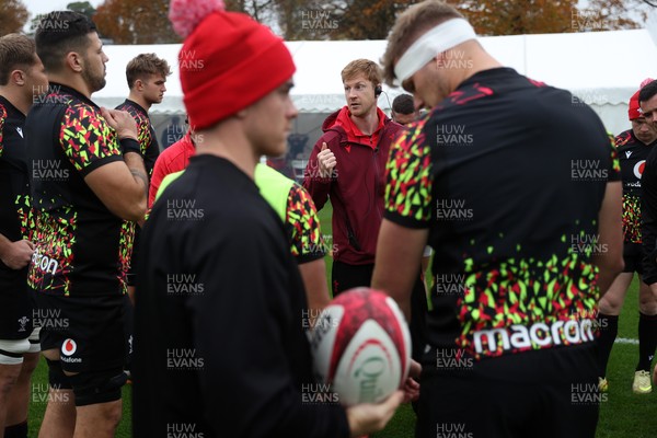 061125 - Wales Rugby Training in the week leading up to their first Quilter Nations Series game against Argentina - Rhys Patchell, Kicking Coach during training