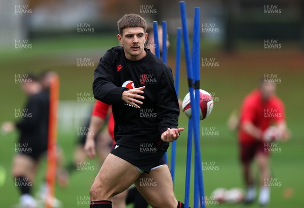 061125 - Wales Rugby Training in the week leading up to their first Quilter Nations Series game against Argentina - Joe Hawkins during training