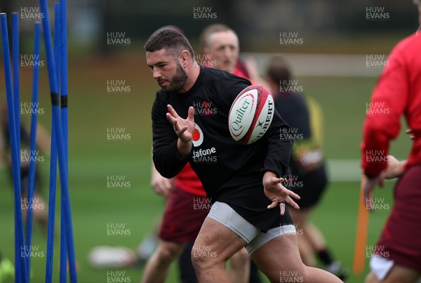 061125 - Wales Rugby Training in the week leading up to their first Quilter Nations Series game against Argentina - Gareth Thomas during training