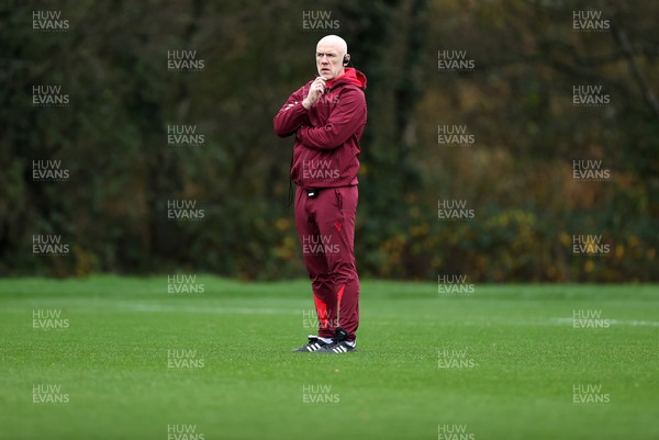 061125 - Wales Rugby Training in the week leading up to their first Quilter Nations Series game against Argentina - Steve Tandy, Head Coach during training