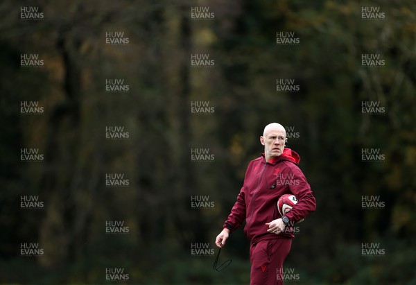 061125 - Wales Rugby Training in the week leading up to their first Quilter Nations Series game against Argentina - Steve Tandy, Head Coach during training
