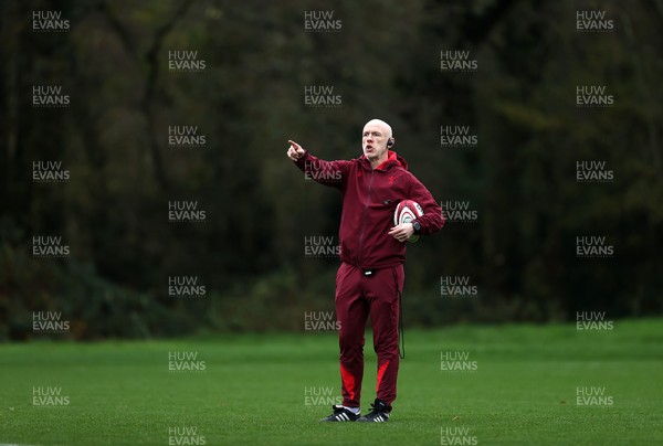 061125 - Wales Rugby Training in the week leading up to their first Quilter Nations Series game against Argentina - Steve Tandy, Head Coach during training