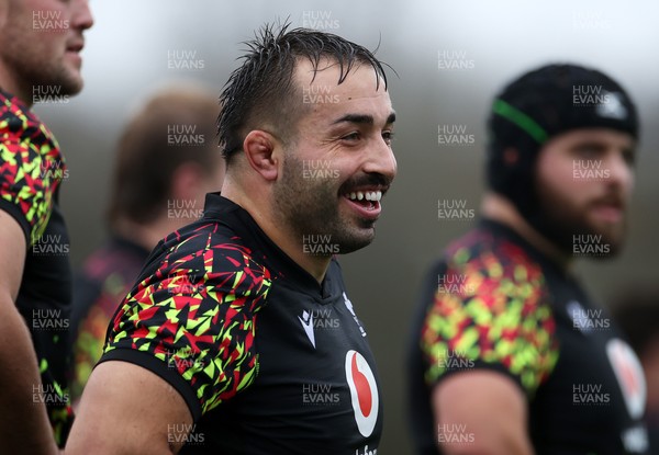 061125 - Wales Rugby Training in the week leading up to their first Quilter Nations Series game against Argentina - Liam Belcher during training