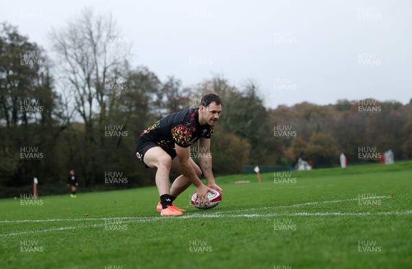 061125 - Wales Rugby Training in the week leading up to their first Quilter Nations Series game against Argentina - Tomos Williams during training
