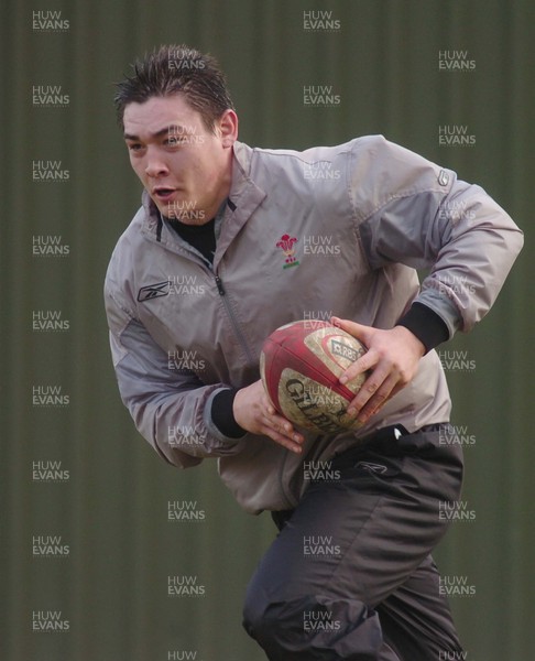 070206 - Wales Rugby Training - Gareth Delve during training 