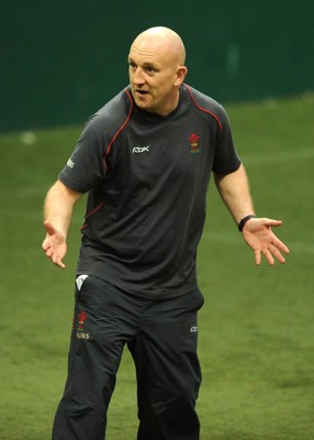 07.02.08 - Wales Rugby Training - Wales Defence Coach, Shaun Edwards makes a point during training 