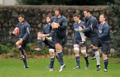 07.02.08 - Wales Rugby Training - Gavin Henson leads the warm up 