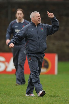 07.02.08 - Wales Rugby Training - Wales Coach, Warren Gatland makes a point during training 