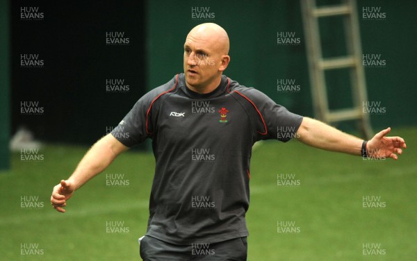 07.02.08 - Wales Rugby Training - Wales Defence Coach, Shaun Edwards makes a point during training 