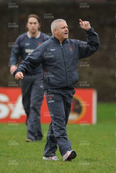 07.02.08 - Wales Rugby Training - Wales Coach, Warren Gatland makes a point during training 