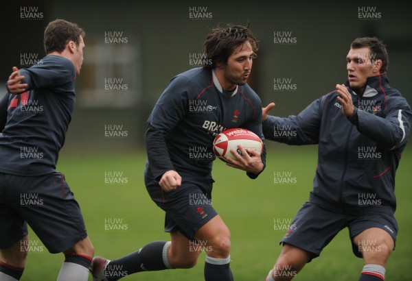 07.02.08 - Wales Rugby Training - Gavin Henson takes on Tom James(r) during training 
