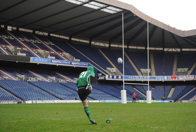 07.02.09 - Wales Rugby Training - Stephen Jones in action during training. 