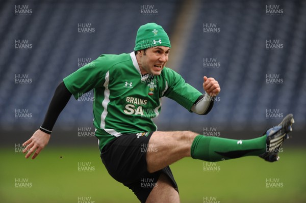 07.02.09 - Wales Rugby Training - Stephen Jones in action during training. 