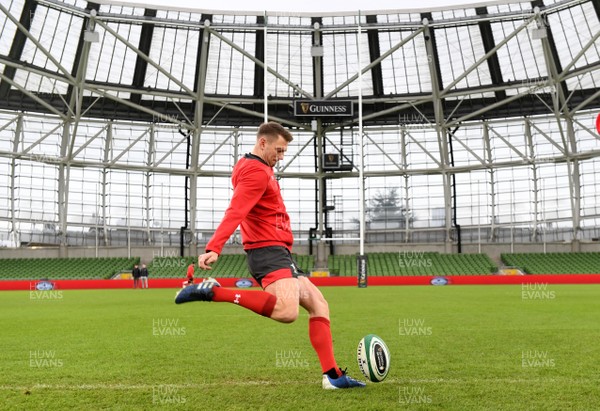 070220 - Wales Rugby Training - Dan Biggar at the Aviva Stadium