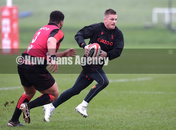 070222 - Wales Rugby Training - Gareth Anscombe during training