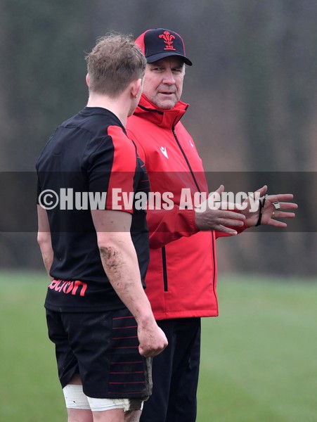 070222 - Wales Rugby Training - Jac Morgan and Wayne Pivac during training