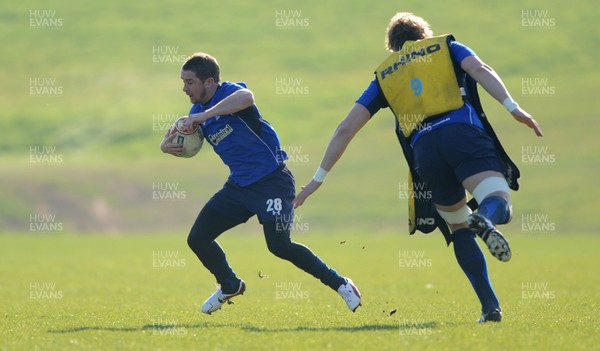 07.03.11 - Wales Rugby Training - Shane Williams steps around Alun Wyn Jones during training. 