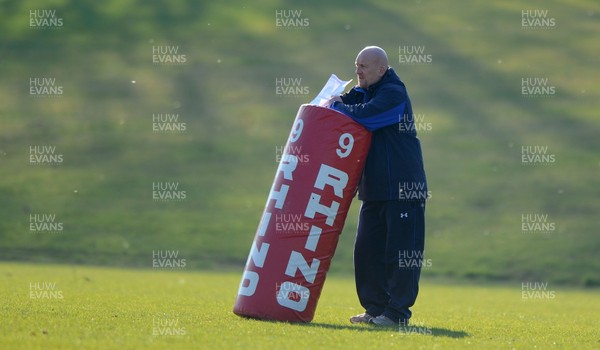 07.03.11 - Wales Rugby Training - Wales defence coach Shaun Edwards during training. 