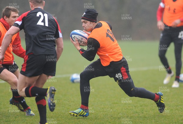 070313 - Wales Rugby Training -Leigh Halfpenny during training