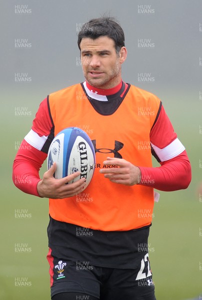 070313 - Wales Rugby Training -Mike Phillips during training