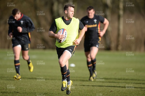 070316 - Wales Rugby Training -Gareth Davies during training