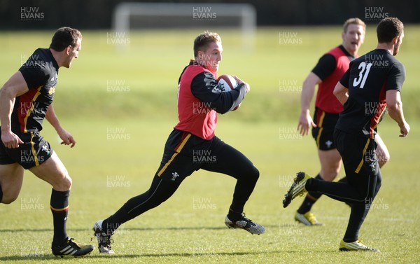 070316 - Wales Rugby Training -Tyler Morgan during training