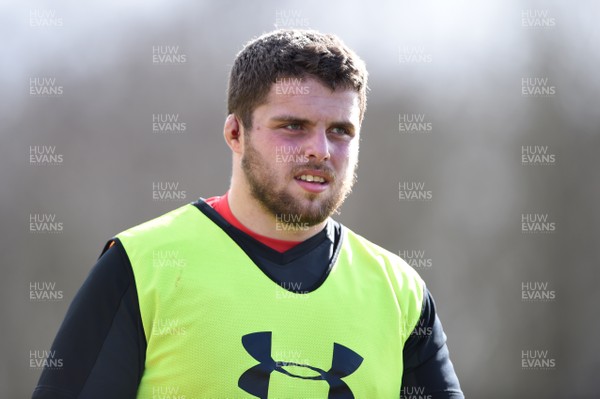 070318 - Wales Rugby Training - Nicky Smith during training