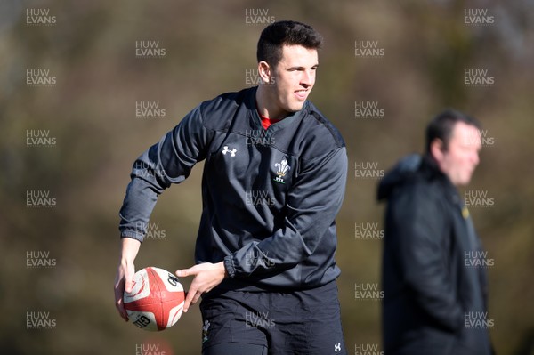 070318 - Wales Rugby Training - Owen Watkin during training