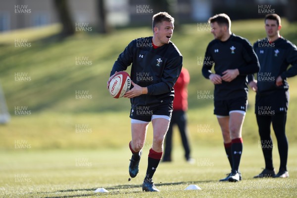 070318 - Wales Rugby Training - Gareth Anscombe during training