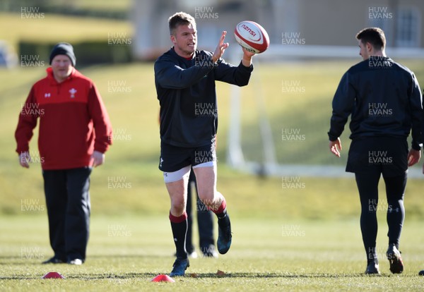 070318 - Wales Rugby Training - Gareth Anscombe during training