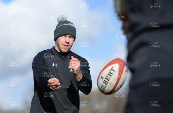 070318 - Wales Rugby Training - Gareth Davies during training