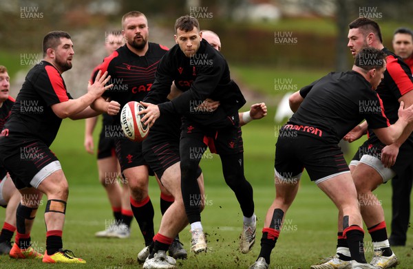 070322 - Wales Rugby Training - Gareth Davies during training