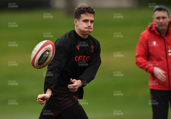 070322 - Wales Rugby Training - Kieran Hardy during training