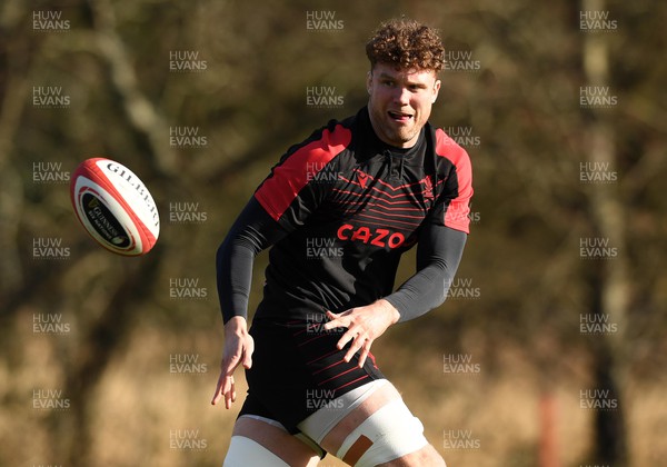 070322 - Wales Rugby Training - Will Rowlands during training