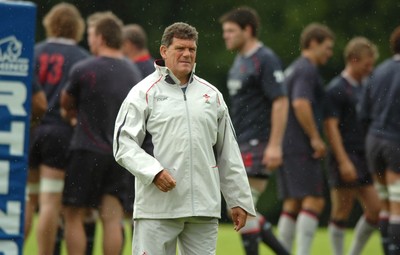 07.08.07 - Wales Rugby Training - Wales Coach, Gareth Jenkins during training 