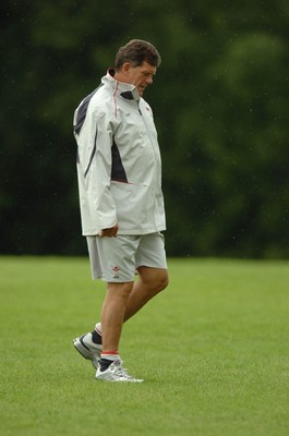 07.08.07 - Wales Rugby Training - Wales Coach, Gareth Jenkins during training 