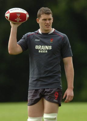 07.08.07 - Wales Rugby Training - Ian Evans during training 
