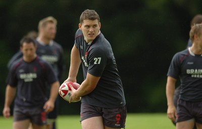 07.08.07 - Wales Rugby Training - Ian Evans during training 