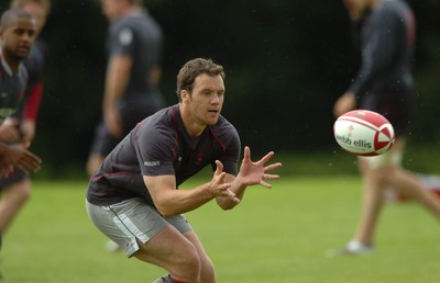 07.08.07 - Wales Rugby Training - Mark Jones during training 