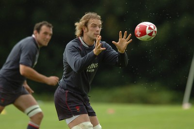 07.08.07 - Wales Rugby Training - Alun Wyn Jones during training 
