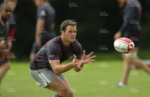 07.08.07 - Wales Rugby Training - Mark Jones during training 