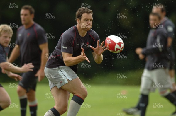 07.08.07 - Wales Rugby Training - Mark Jones during training 