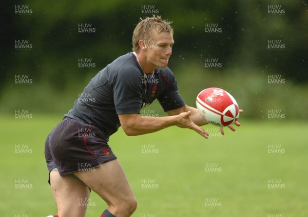 07.08.07 - Wales Rugby Training - Dwayne Peel during training 