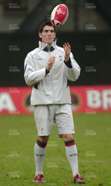 07.11.06 - Wales Rugby Training - James Hook catches the ball during training 