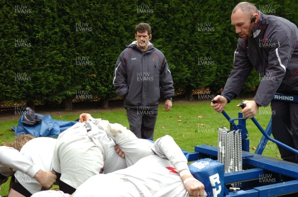 07.11.06  Wales rugby training... Coach Gareth Jenkins during training. 