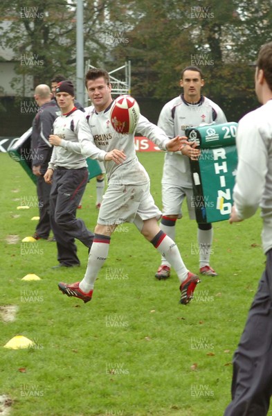 07.11.06  Wales rugby training... Ceri Sweeney during training. 
