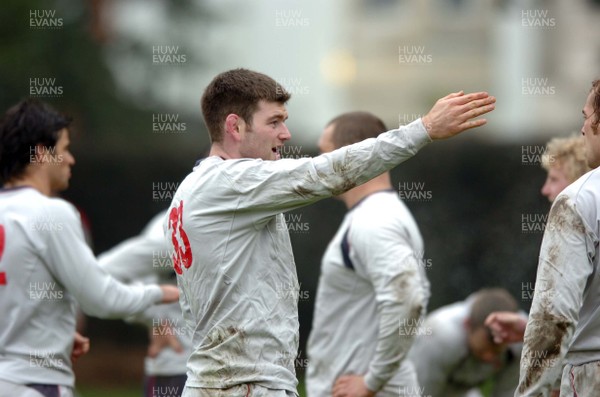 07.11.06  Wales rugby training... Michael Owen during training. 